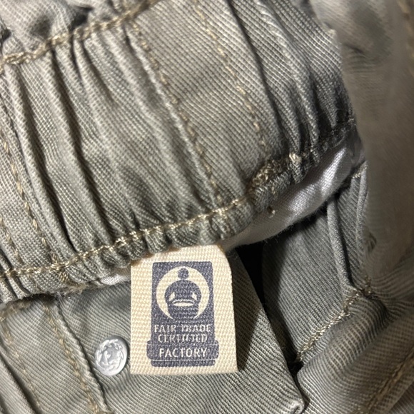 Gathered Waist Army Green Casual Pants - Picture 4 of 10